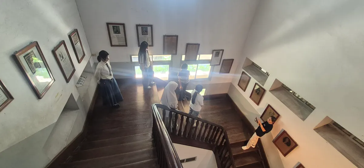 Siriraj Bimuksthan Museum — budget guide Bangkok