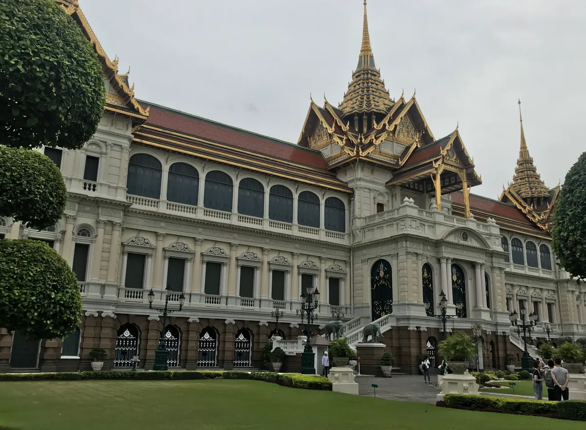 Details at Dusit Maha Prasat Throne Hall Bangkok — travel photo
