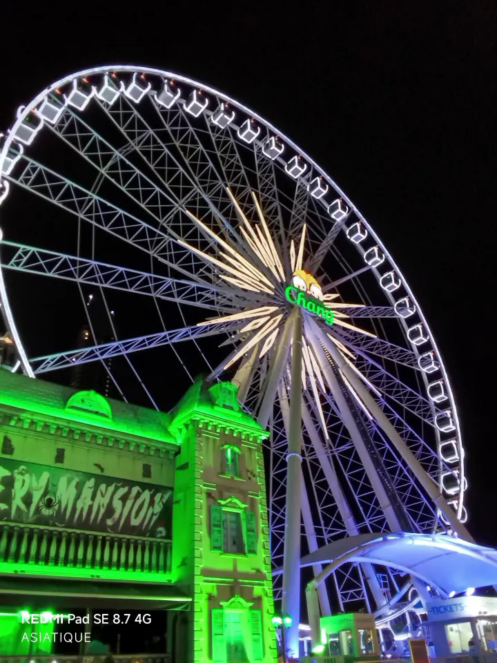 Atmosphere at Asiatique Sky Bangkok — travel photo