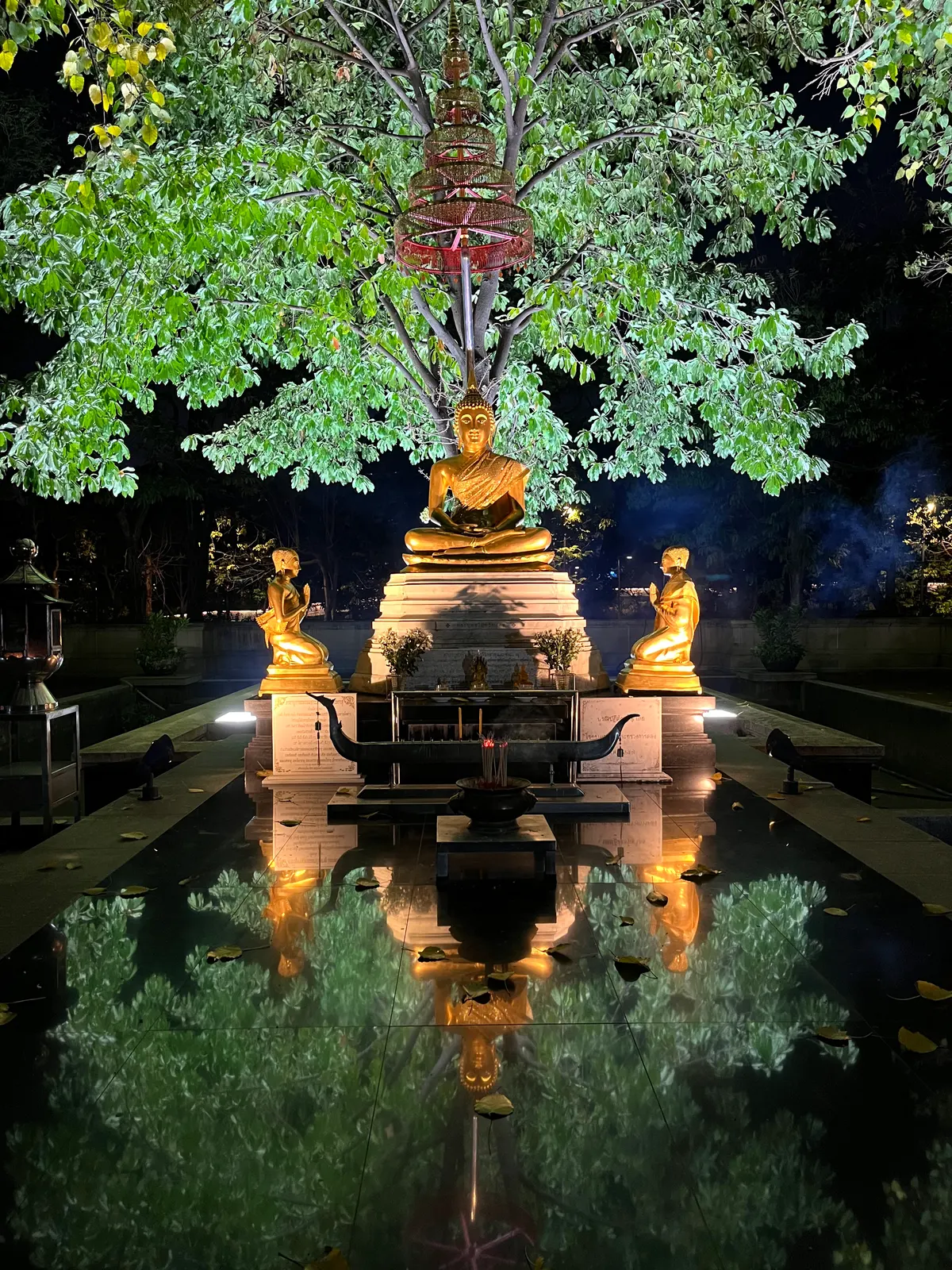 Atmosphere at Benjakitti Park Bangkok — travel photo