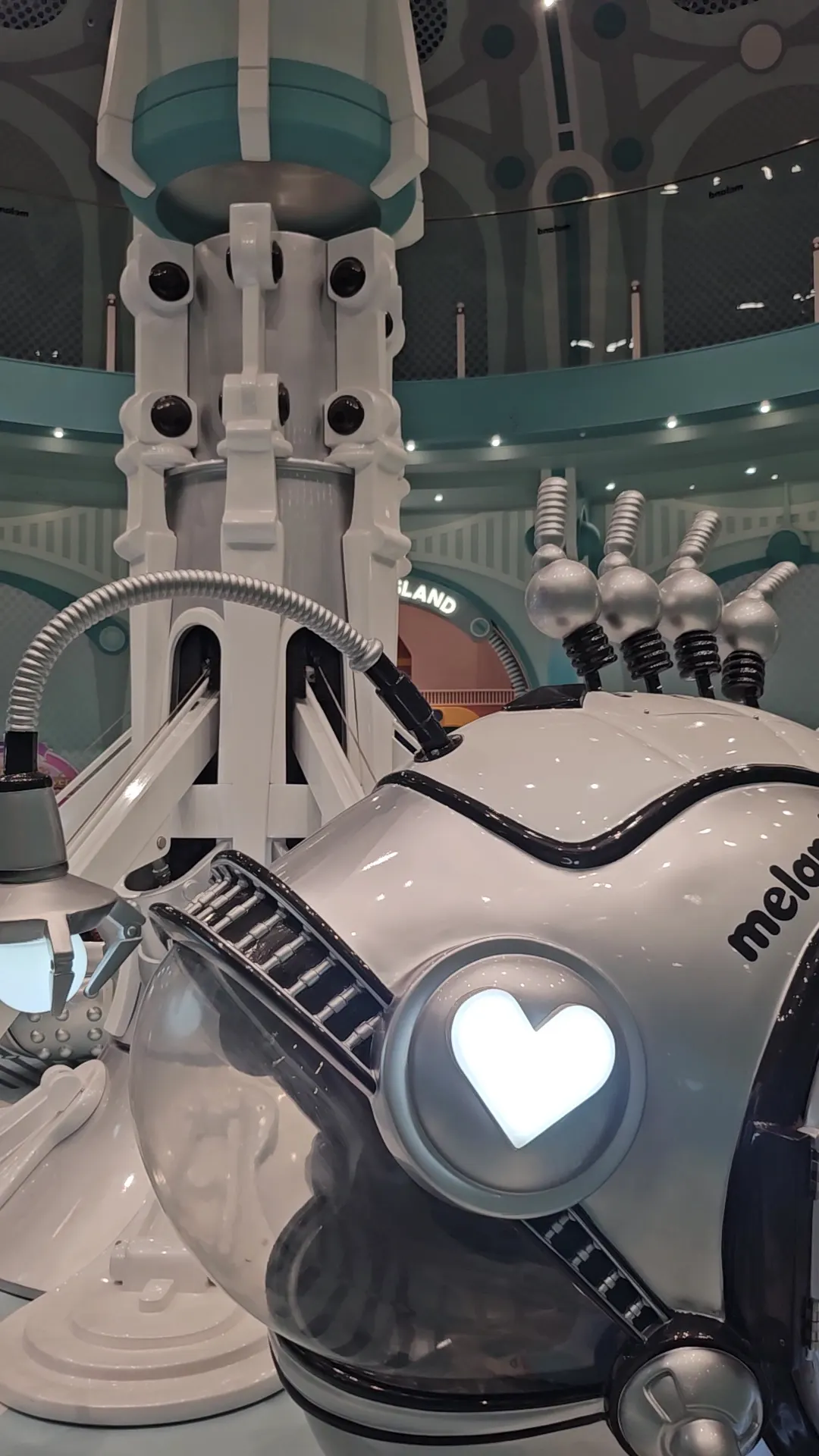 Interior at MELAND Siam Paragon Bangkok มีแลนด์ สยามพารากอน แบงค็อก Bangkok — travel photo