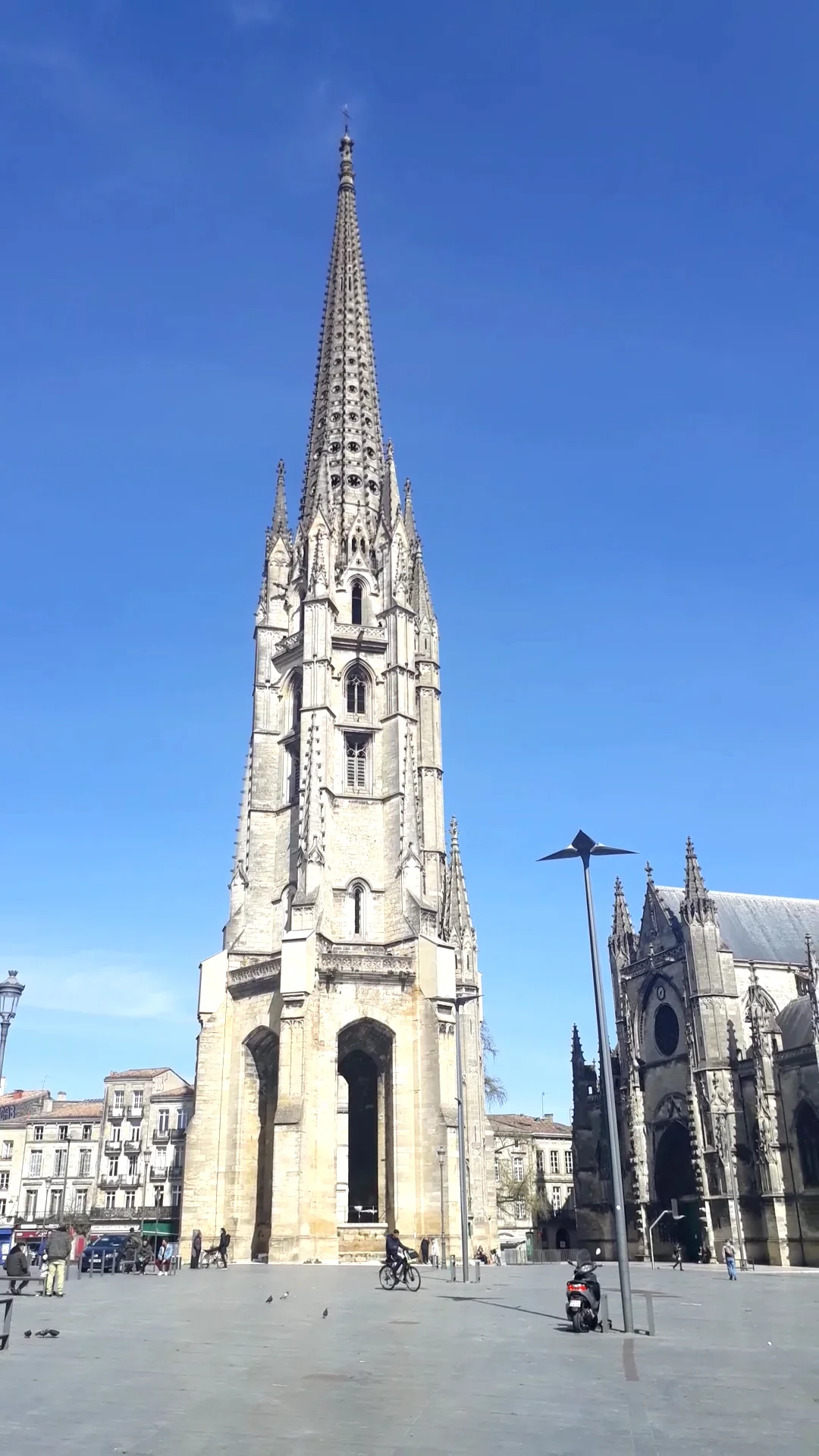 Family areas at Basilique Saint-Michel Bordeaux — family travel photo