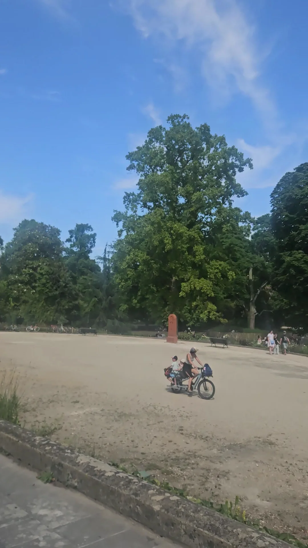 Kids activities at Jardin public Bordeaux — family travel photo