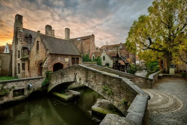 Boniface Bridge — rainy day guide Brugge