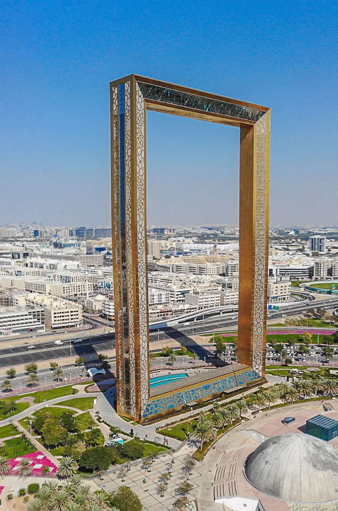 Dubai Frame — culture guide Dubai