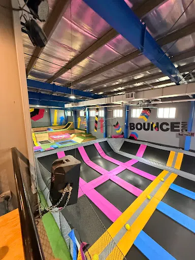 Atmosphere at BOUNCE Al Quoz Dubai — travel photo