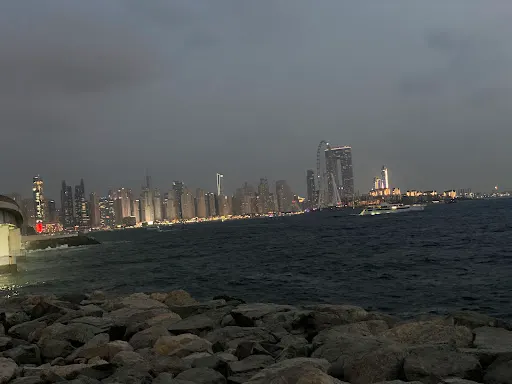 Atmosphere at JBR View Point Dubai — travel photo