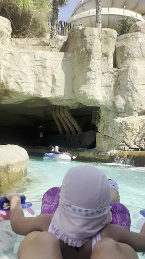 Atmosphere at Wild Wadi Waterpark Jumeirah Dubai — travel photo
