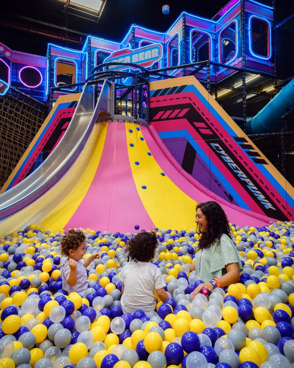 Atmosphere at Loco Bear Dubai - The Ultimate Entertainment Hub Dubai — travel photo