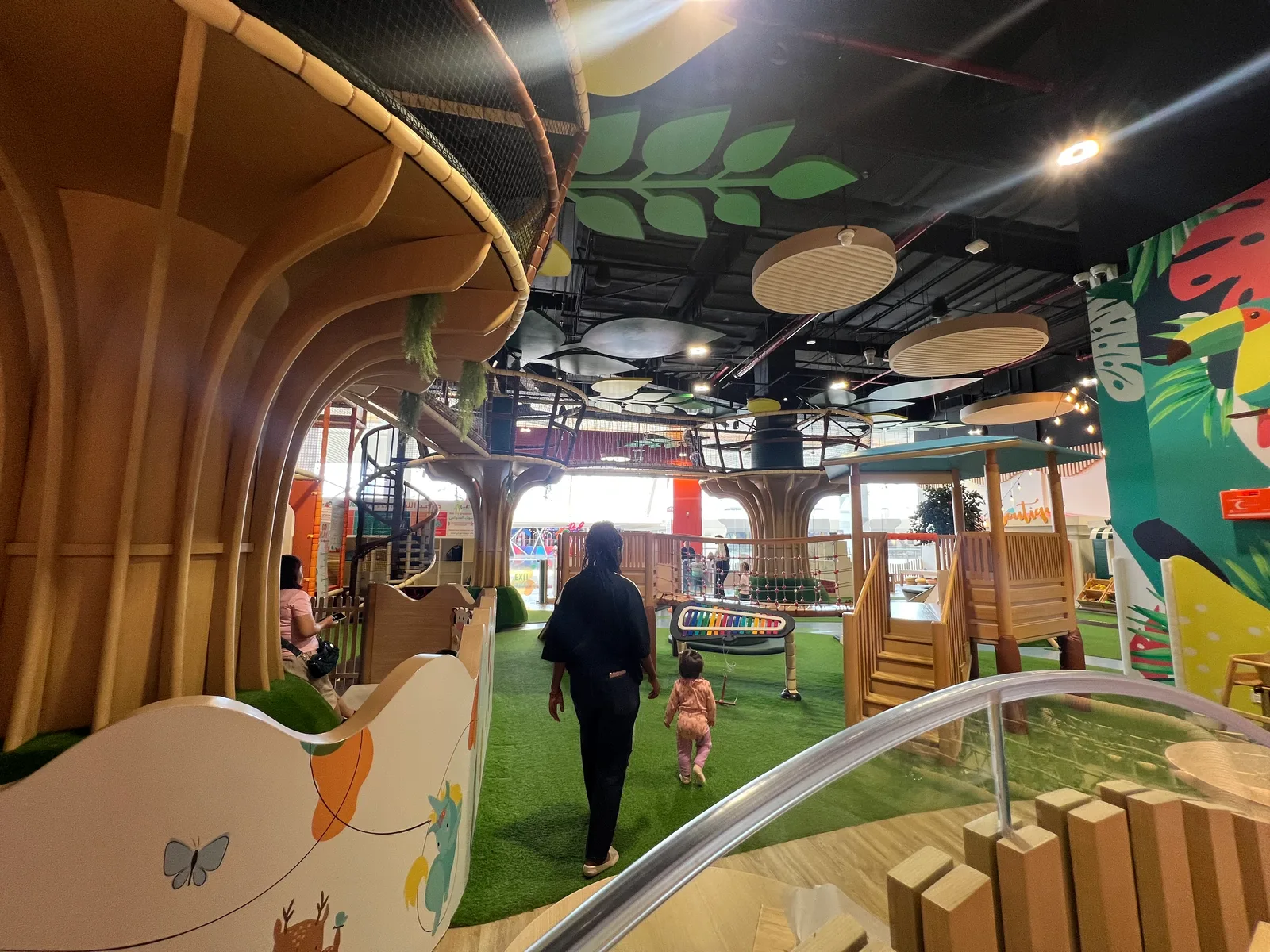 Around the area at Orange Wheels - Palm Jumeirah Mall Dubai — travel photo