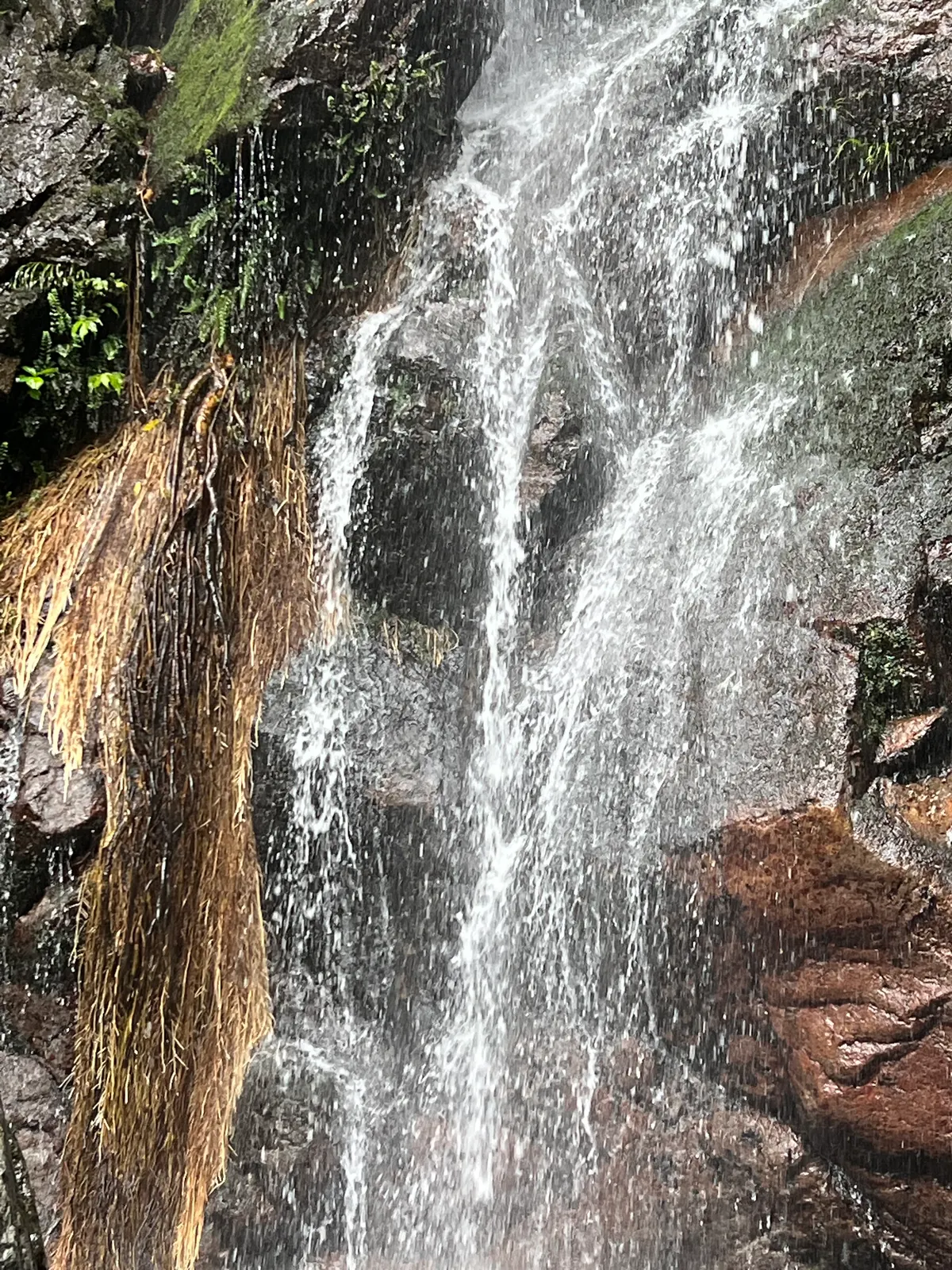 Atmosphere at Ng Tung Chai Waterfall Hong Kong — travel photo