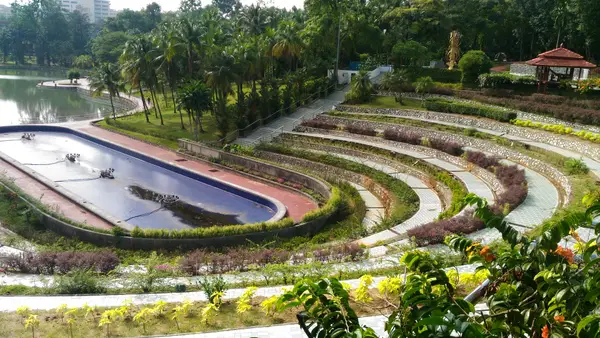 Atmosphere at Permaisuri Lake Garden Kuala Lumpur — travel photo