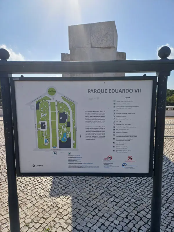 Atmosphere at Observation Deck Park Eduardo VII Lisbon — travel photo