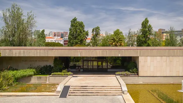 Around the area at Calouste Gulbenkian Museum Lisbon — travel photo