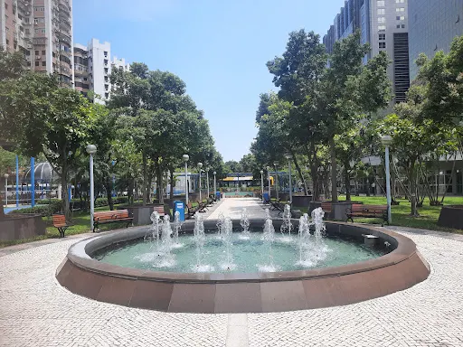 Atmosphere at Jardim Comendador Ho Yin Macau — travel photo