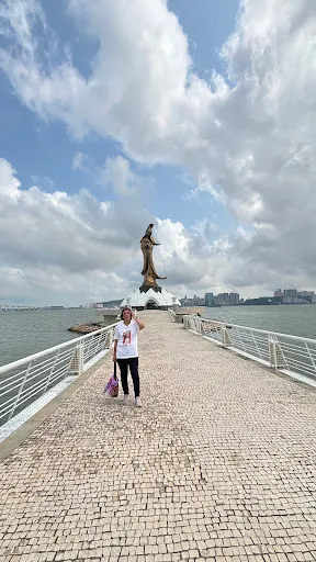 Atmosphere at Kun Iam Statue Waterfront Park Leisure Area Macau — travel photo