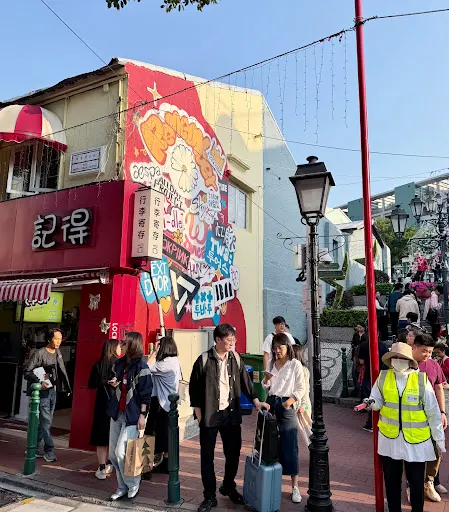 Atmosphere at Feira Do Carmo Macau — travel photo
