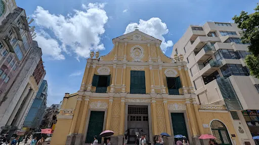Atmosphere at 板樟堂前地 Macau — travel photo