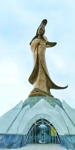Around the area at Guan Yin Statue Macau — travel photo