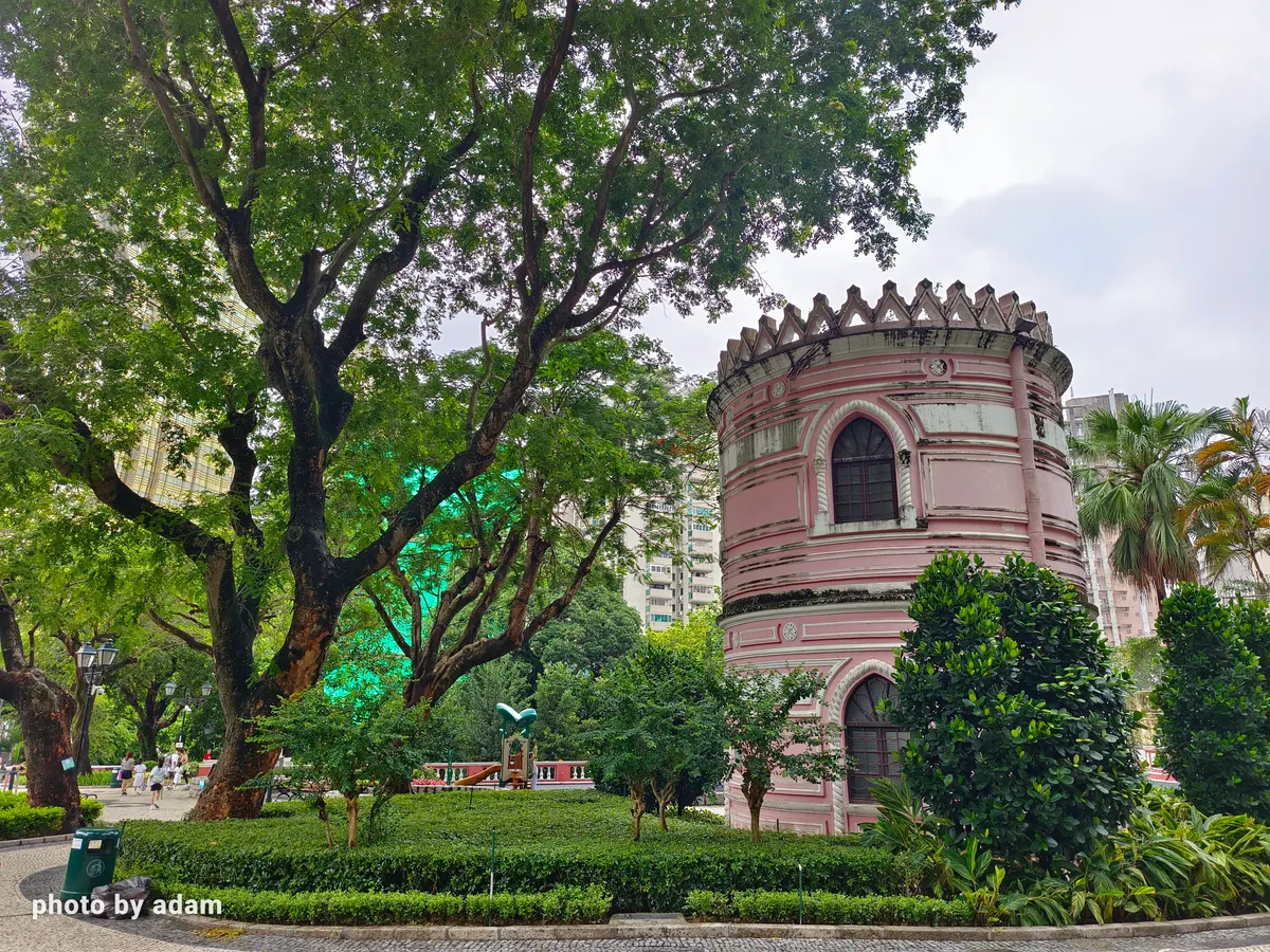 Atmosphere at S. Francisco Garden Macau — travel photo