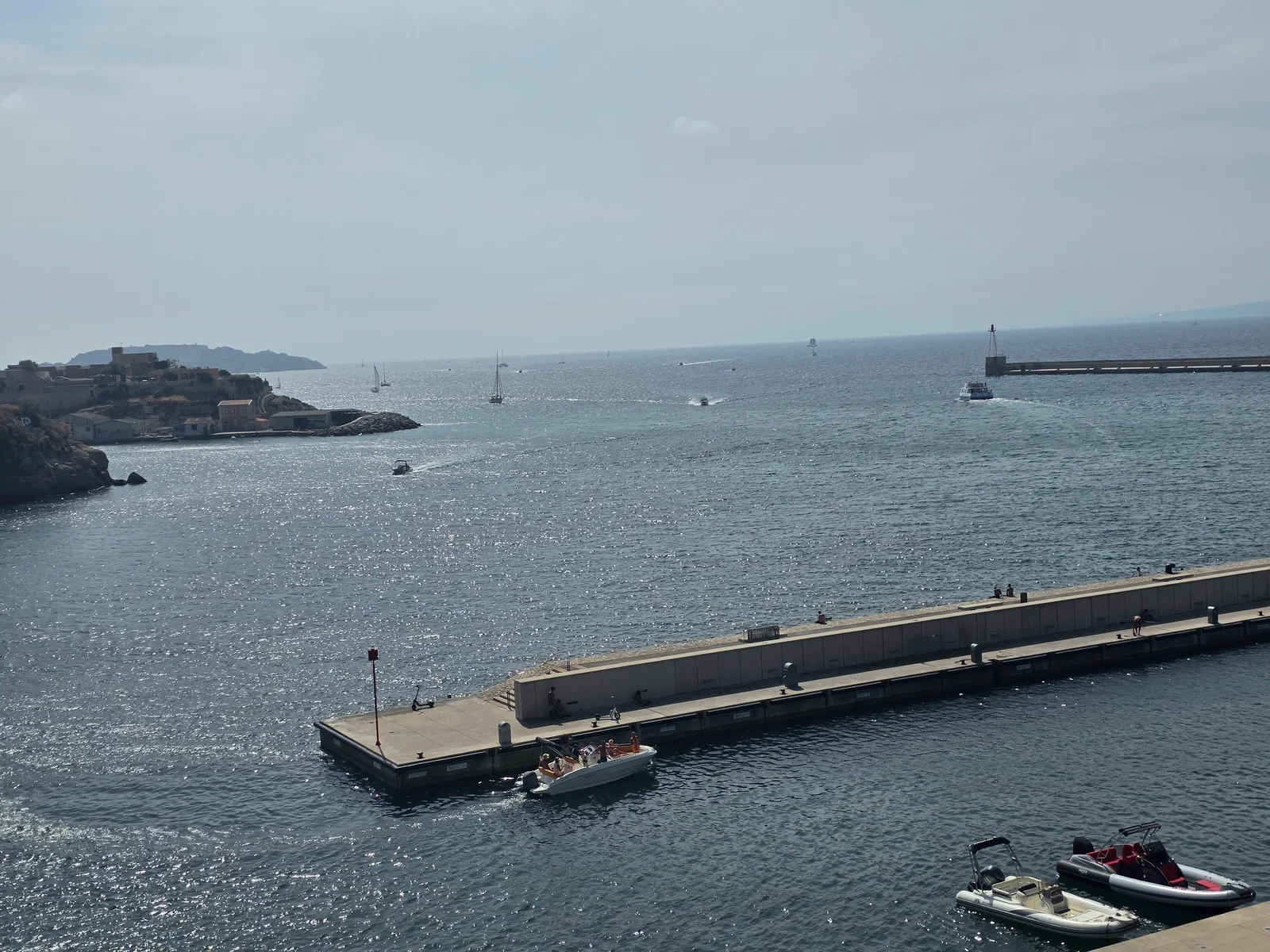 Kids activities at La fontaine du Fort Saint-Jean Marseille — family travel photo