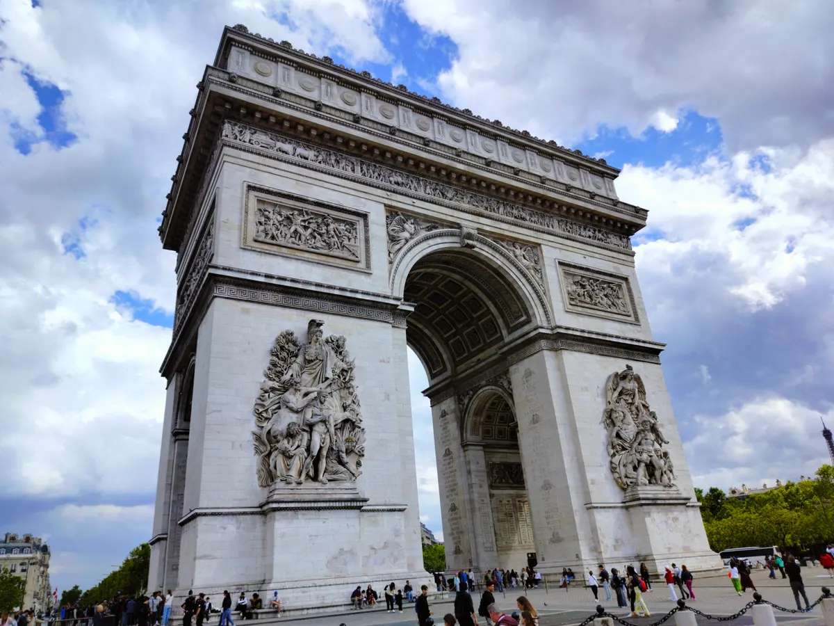 Arc de Triomphe — budget guide Paris