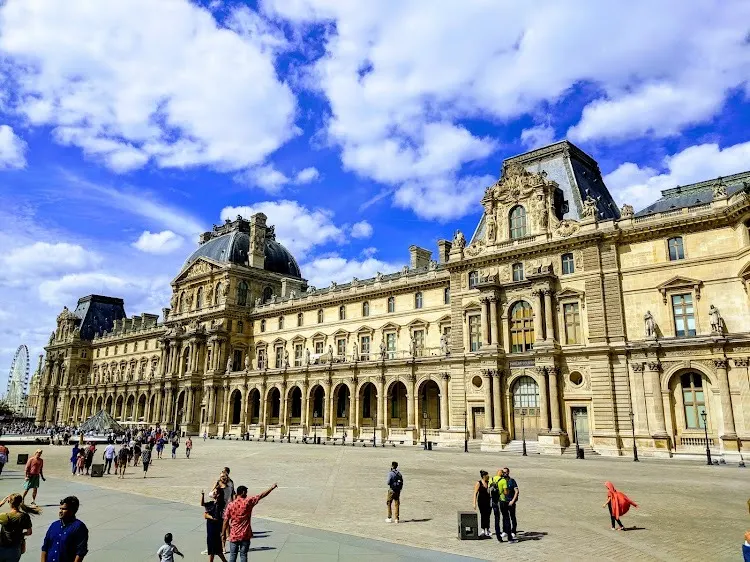 Atmosphere at Louvre Museum Paris — travel photo