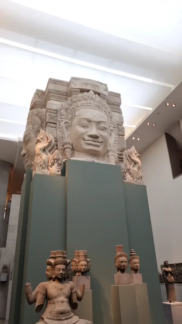 Interior at Musée national des arts asiatiques - Guimet Paris — travel photo
