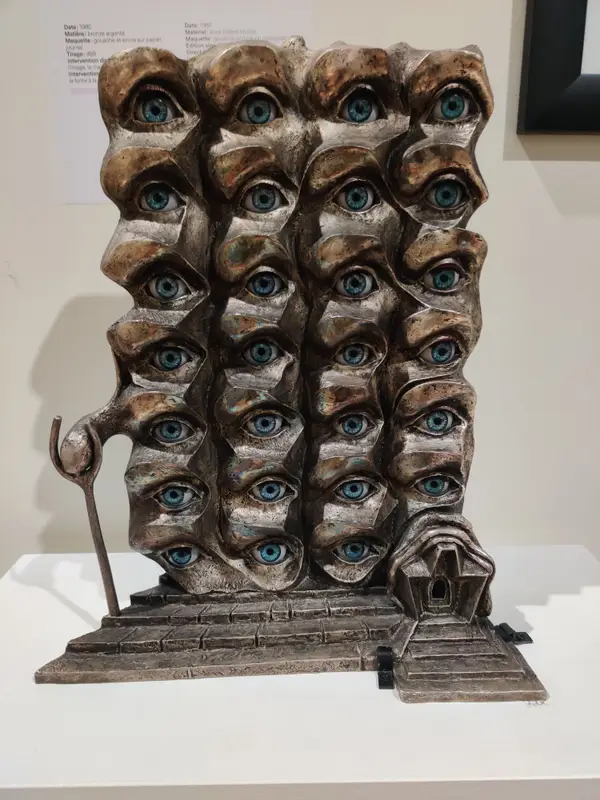 Details at Dali Museum Paris — travel photo