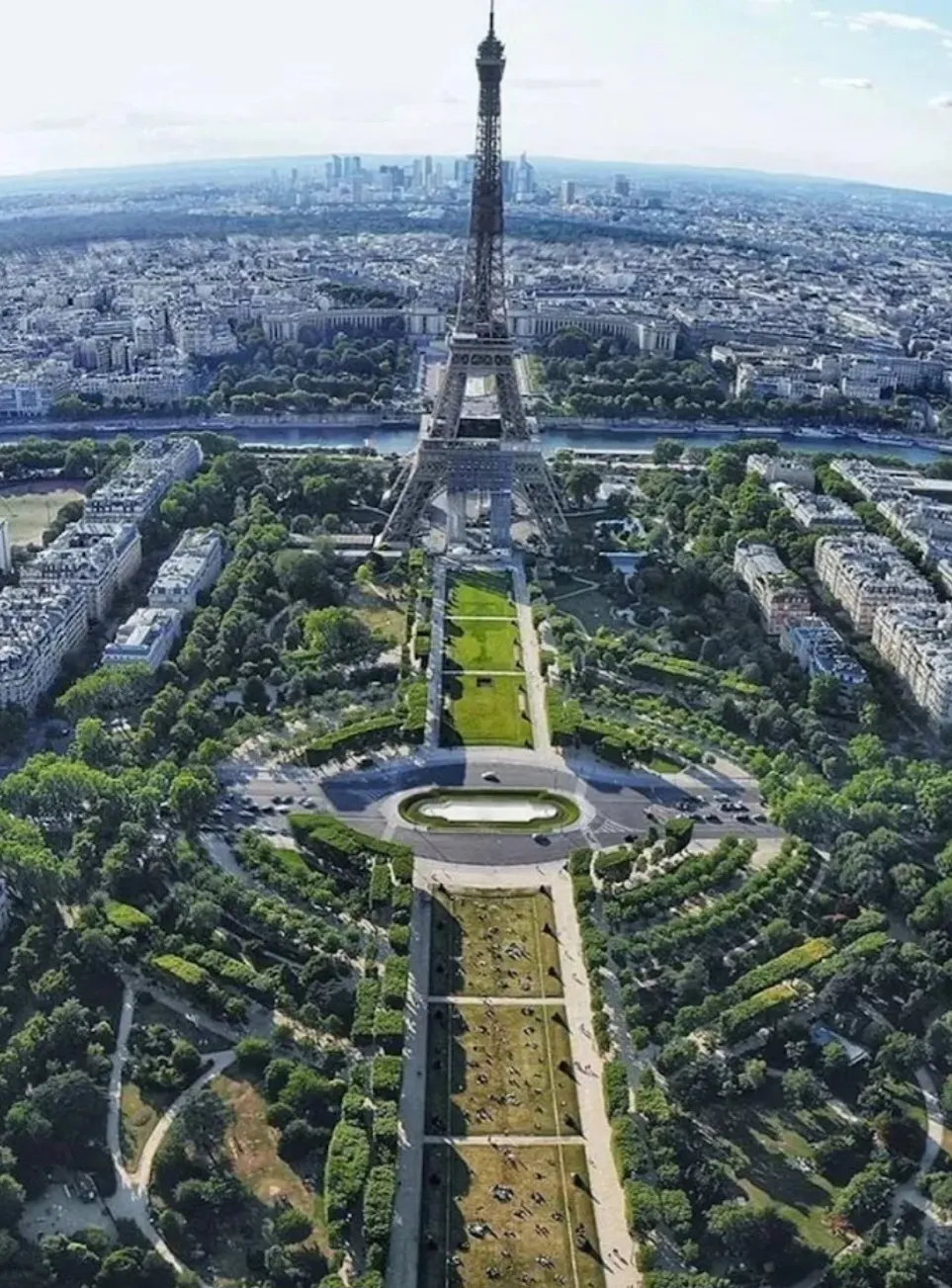 Details at Eiffel Tower Paris — travel photo
