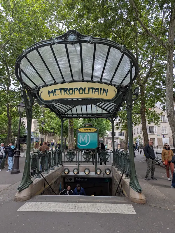 Details at Le mur des je t'aime Paris — travel photo