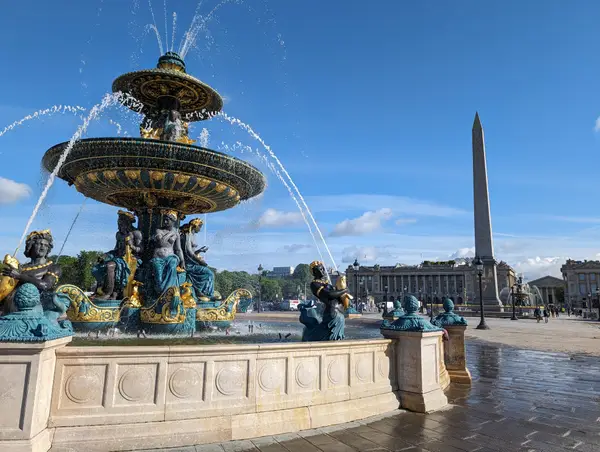 Atmosphere at Place de la Concorde Paris — travel photo