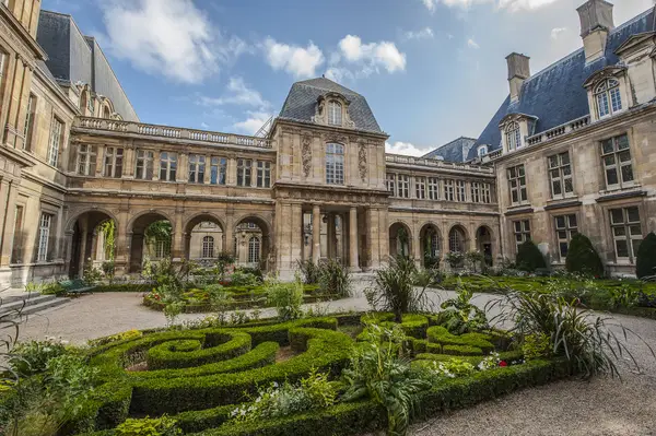 Atmosphere at Carnavalet Museum Paris — travel photo