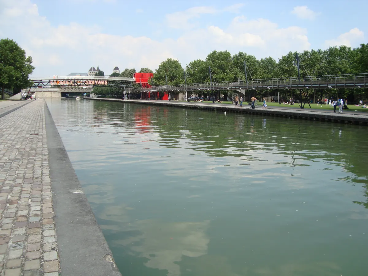Atmosphere at Cité des Sciences et de l'Industrie Paris — travel photo