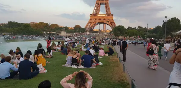 Atmosphere at Jardins du Trocadéro Paris — travel photo
