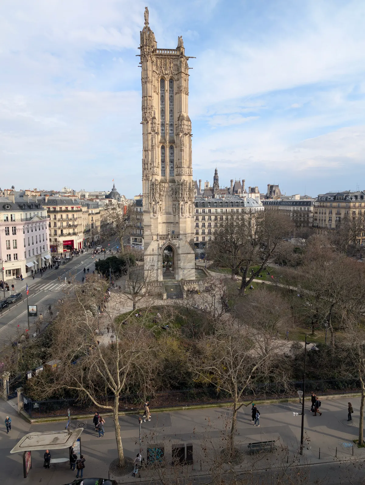 Square of Saint-Jacques Tower — romantic guide Paris