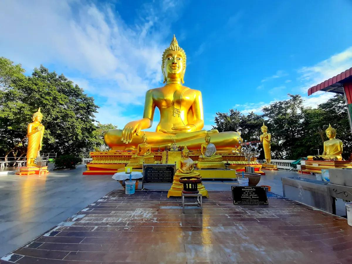 Wat Phra Yai