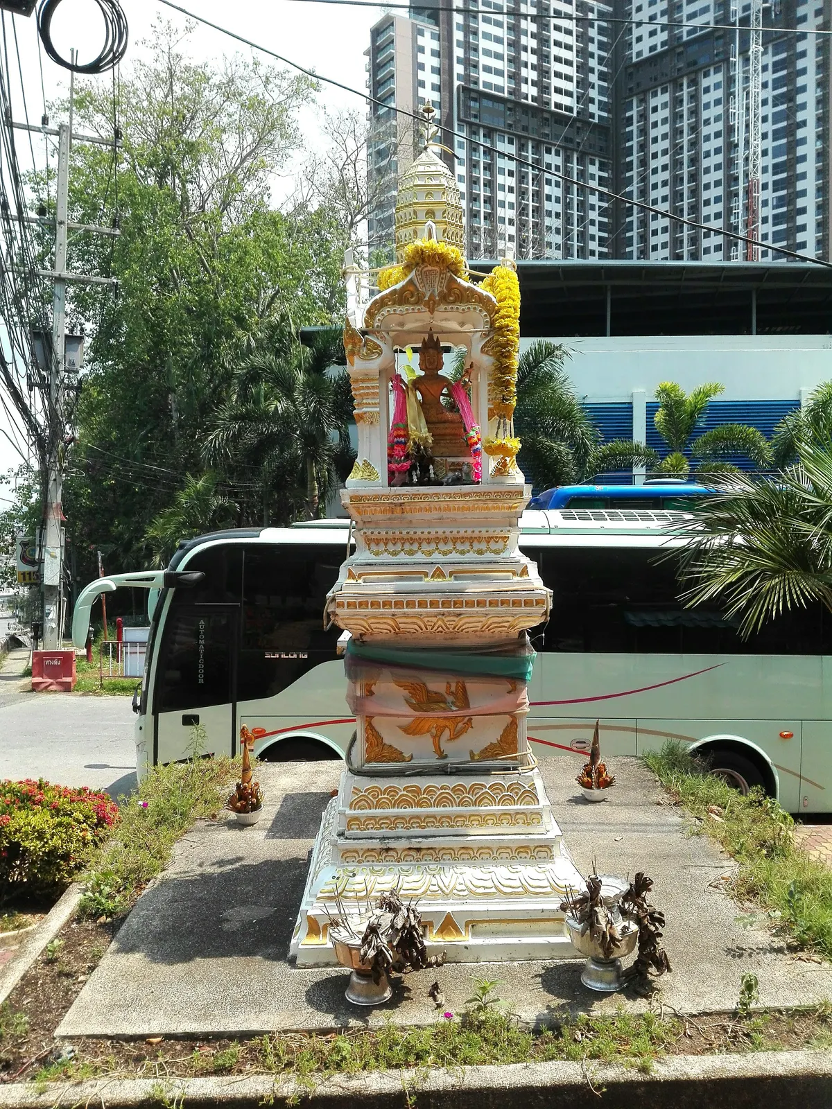 Chaloem Phra Kiat Park