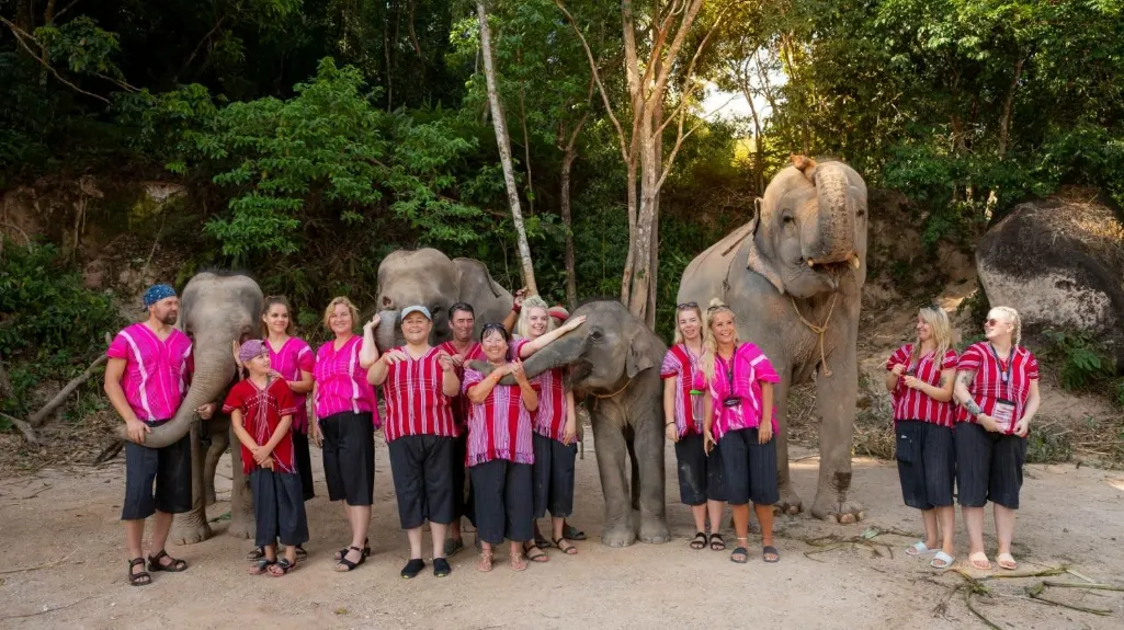 Kerchor​ Elephant​ Family​ Park Phuket