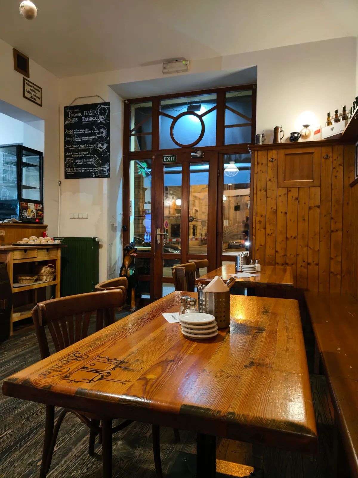 Atmosphere at Bašta neighborhood brewery Prague — travel photo