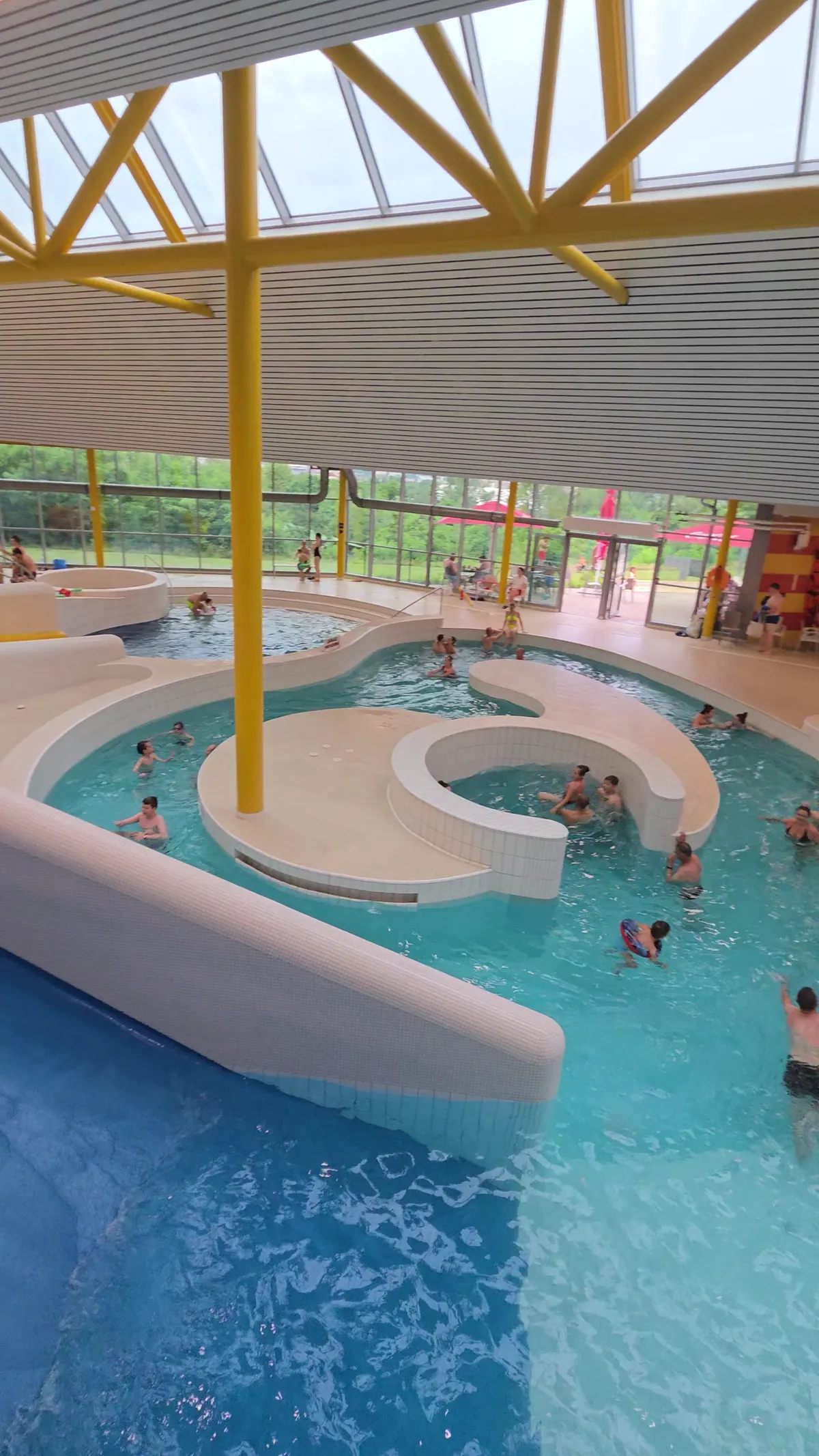 Details at Aquacentrum Šutka Prague — travel photo