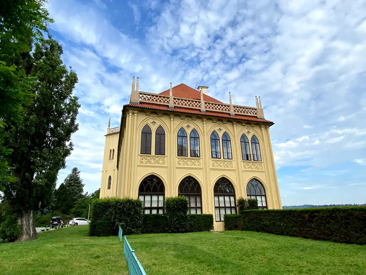 Atmosphere at Královská obora Stromovka Prague — travel photo