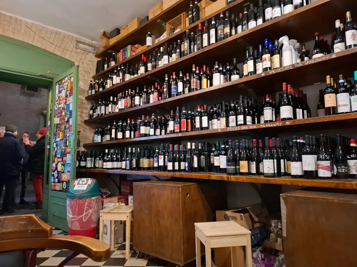 Atmosphere at Vinaietto - Old Winery Rome — travel photo