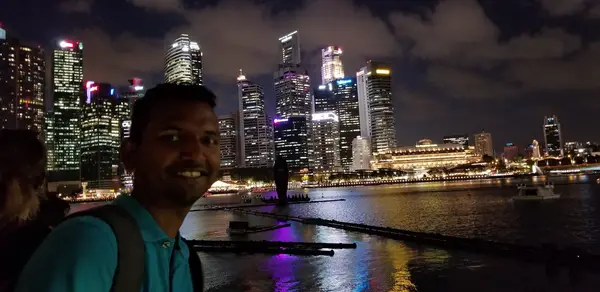 Atmosphere at SkyPark Observation Deck Singapore — travel photo