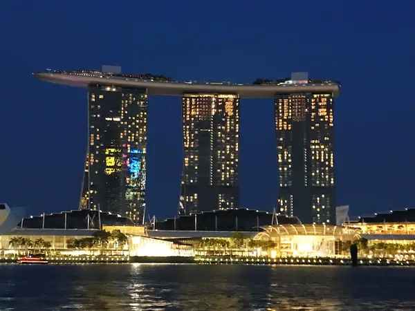 Atmosphere at Merlion Park Singapore — travel photo