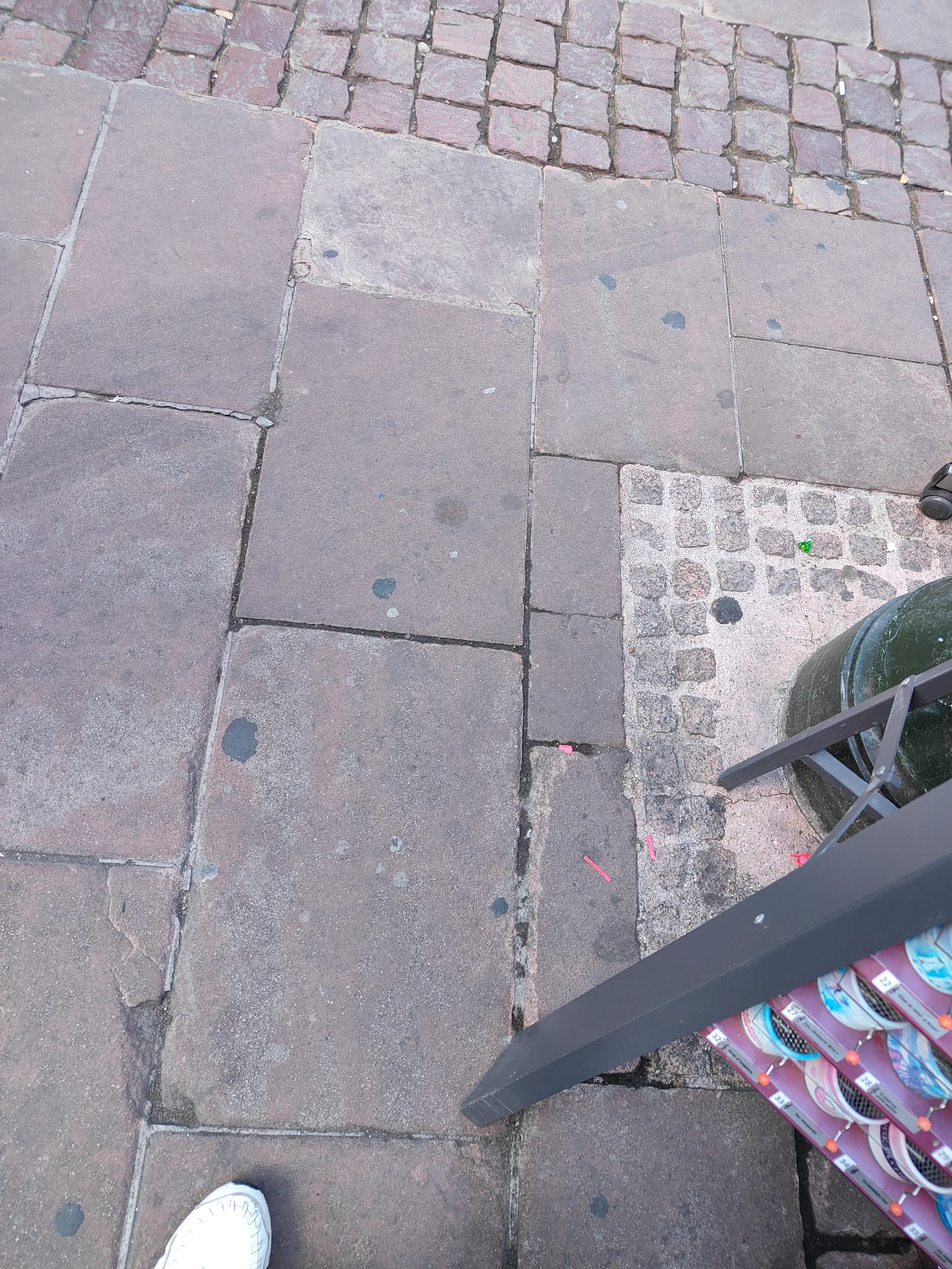 Kids activities at Cathédrale Notre-Dame-de-Strasbourg Strasbourg — family travel photo
